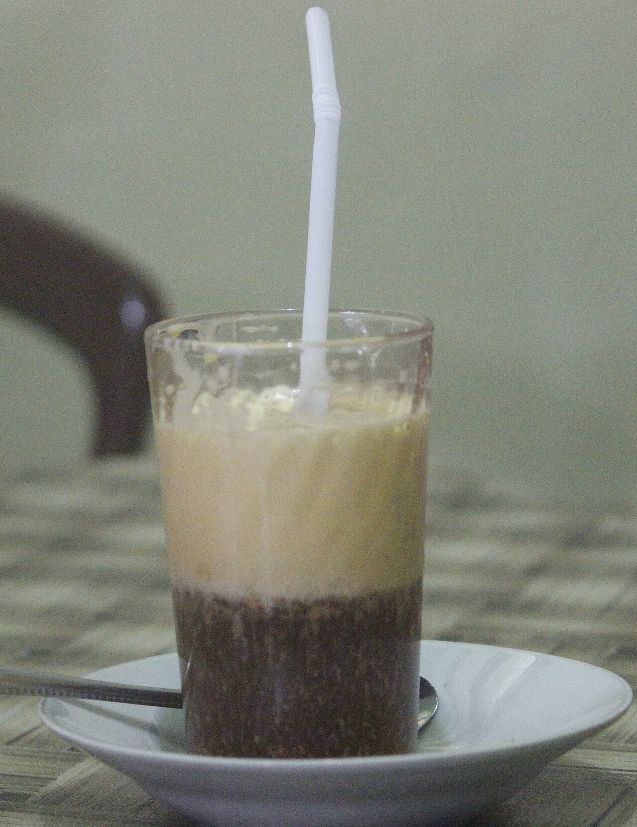 Teh talua, teh telur khas Sumatera Barat